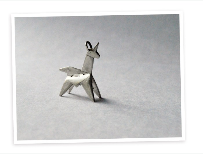 silver-orgami-unicorn